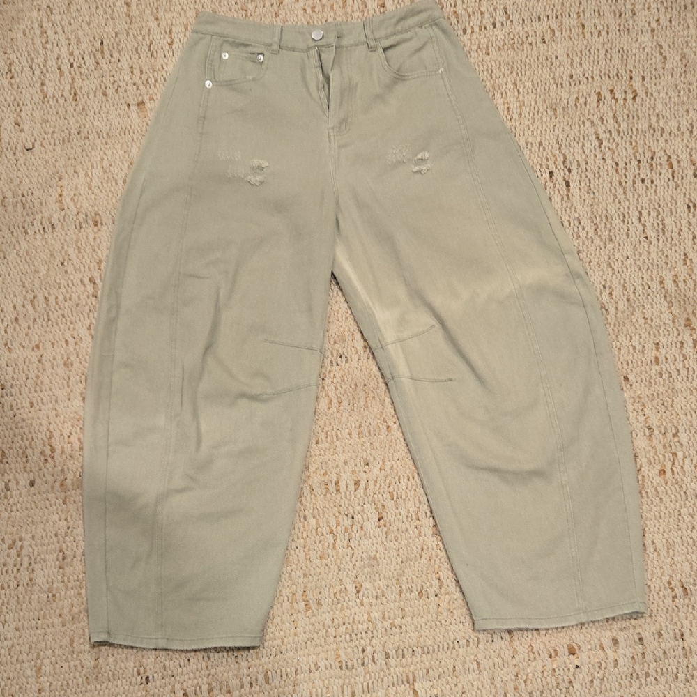 Stylish Wide-Leg Pants in Olive Green